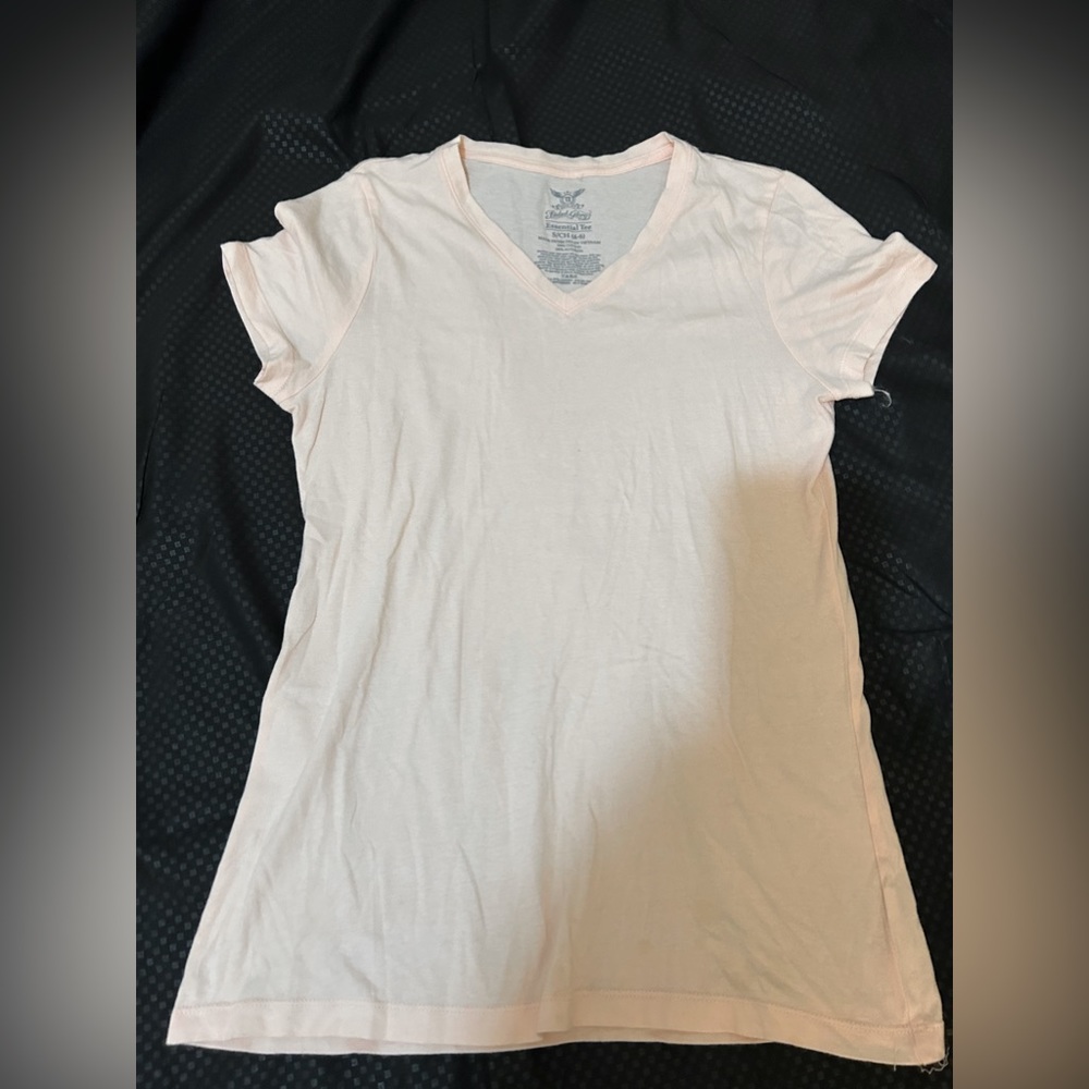 Faded glory size small tee